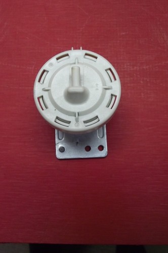 Waschmaschine BEKO WME7247W Druckschalter