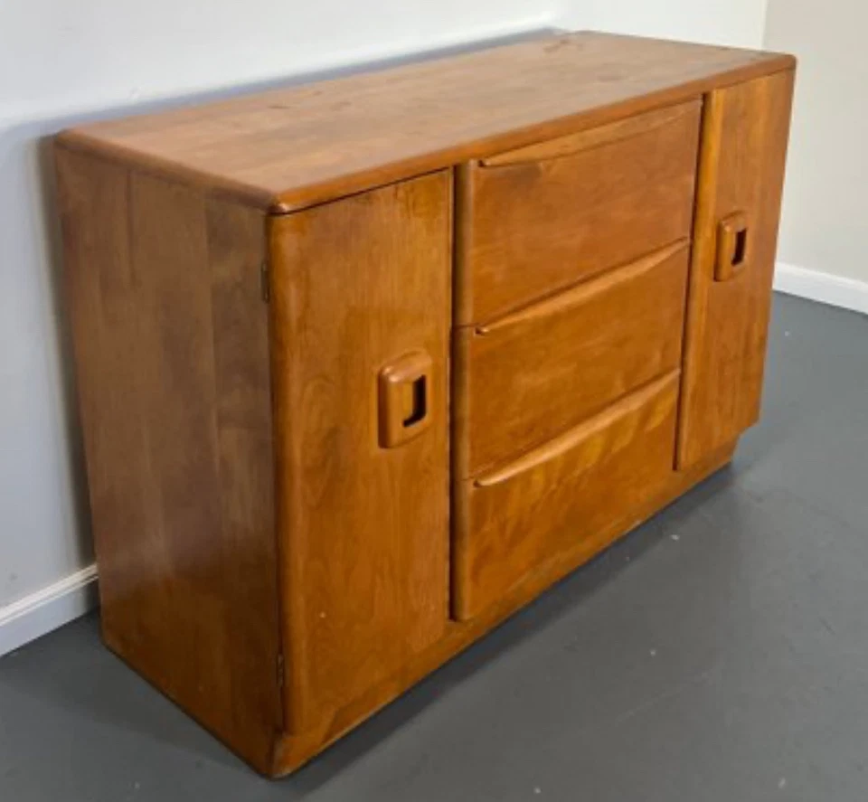 Credenza moderna de 3 cajones de mediados de siglo de Heywood Wakefield Foto 2 de 4