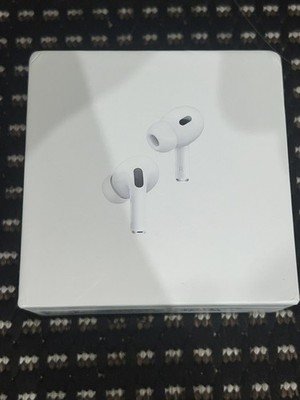 Apple AirPods Pro 2nd Generation with MagSafe Wireless Charging Case (USB C)...