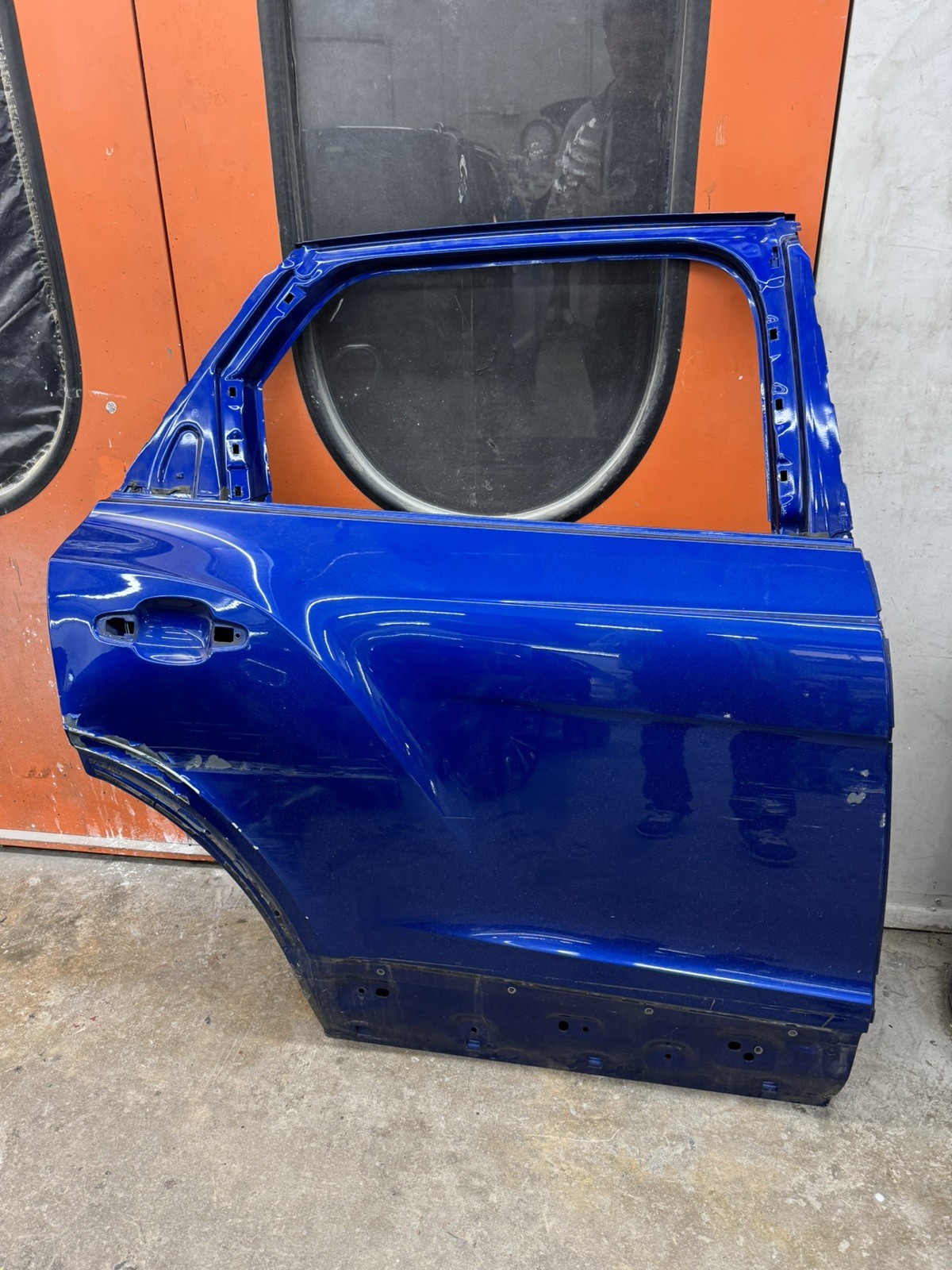 BENTLEY BENTAYGA DOOR Right  Passenger REAR 2016 2017 2018 2019 2020 36A833312C