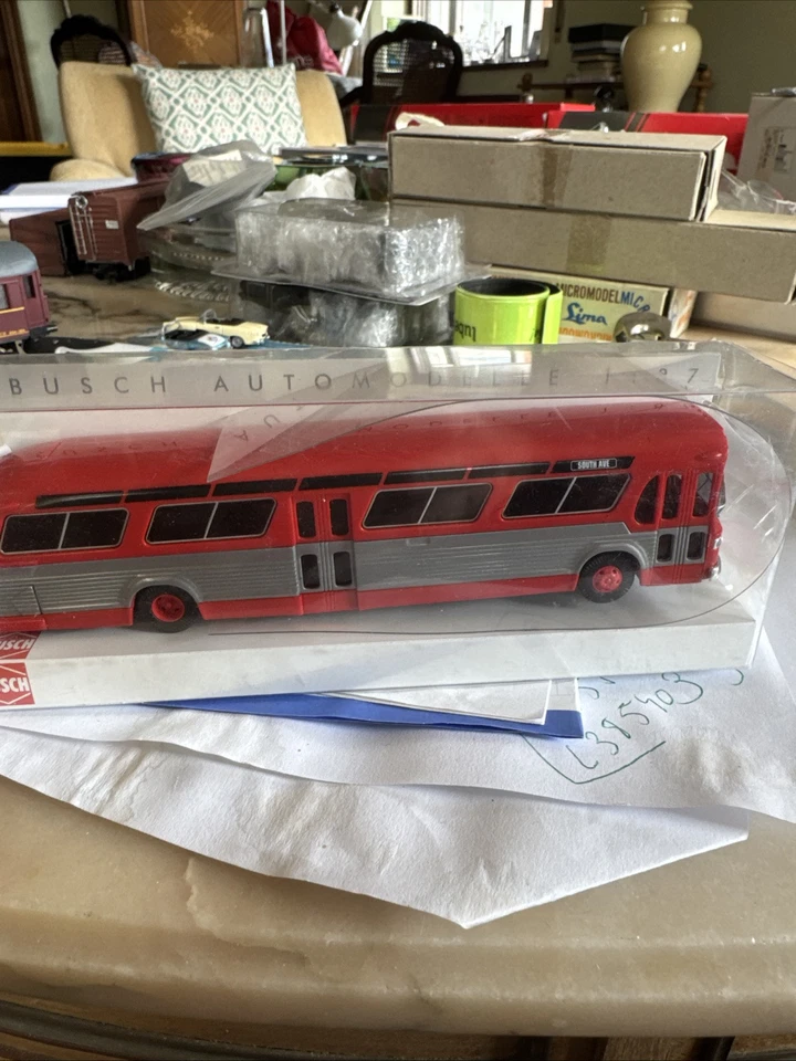 Bus Bus Busch 44501 GMC Fishbowl rojo escala 1:87 HO. NOB - Immagine 2 di 3