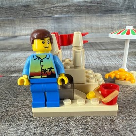 LEGO Summer Scene Set Minifigure And Sandcastle 40054 Incomplete