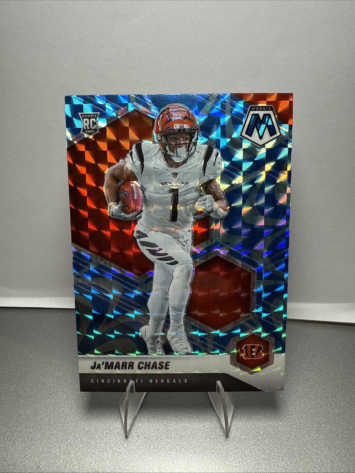 2021 Panini Mosaic - Rookies Ja'Marr Chase #307 Reactive Blue Mosaic Prizm (RC)