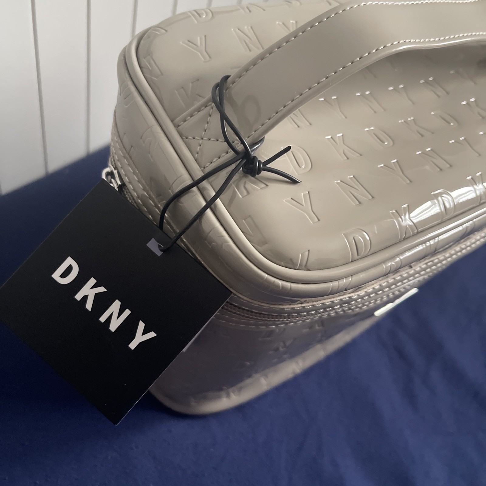New  Dkny Vanity  bag  Make Up Tall Traincase stone beige RRP $39.99 image 2