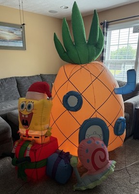 Gemmy Spongebob SquarePants Christmas Pineapple & Gary Airblown Inflatable 7 FT