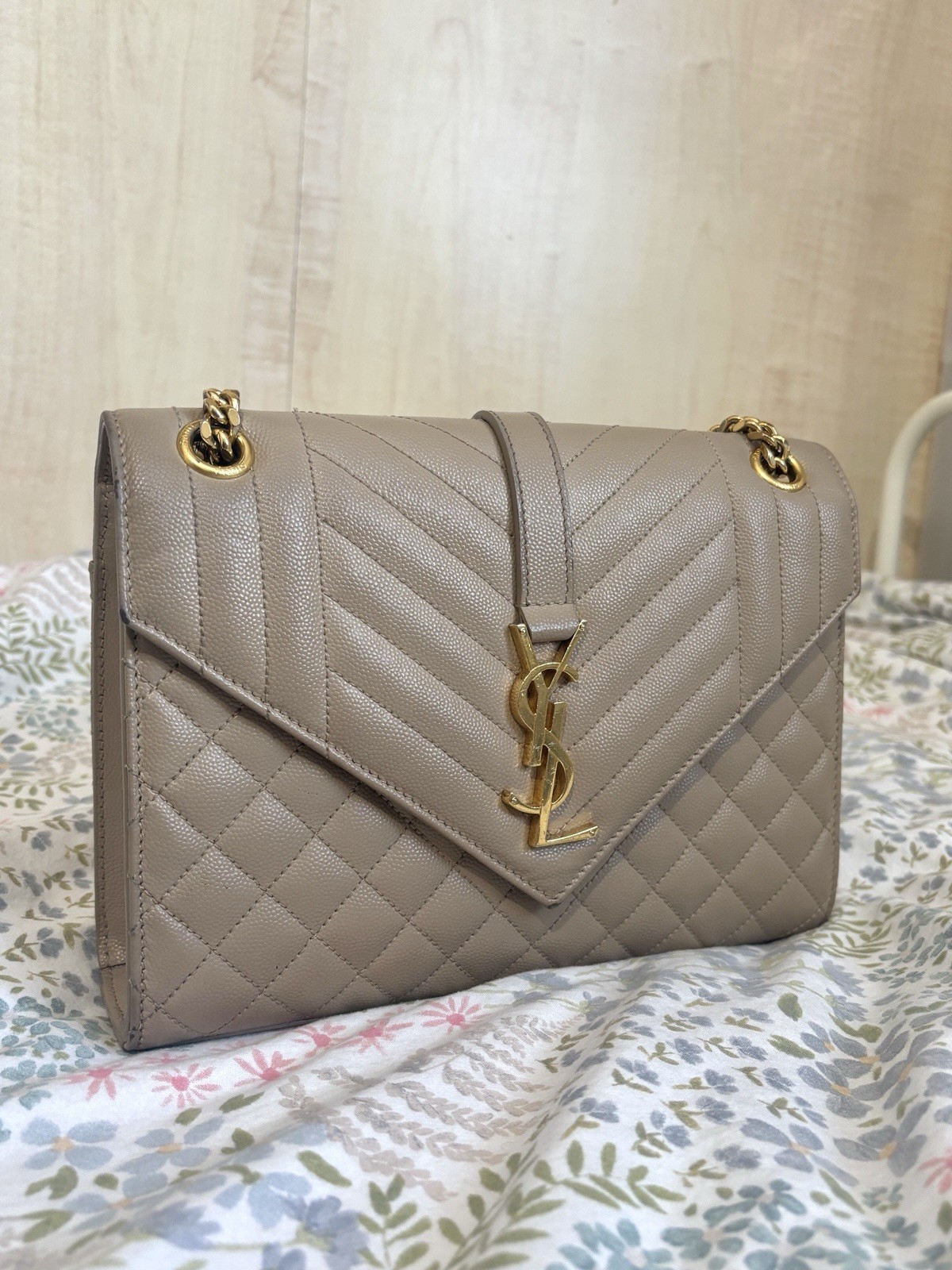 Borsa a mano tracolla Saint Laurent beige scuro media busta 600185