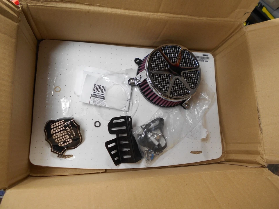 Cobra - 606-0100-04-SB - Kit de purificador de aire, radios - cromo Foto 3 de 4