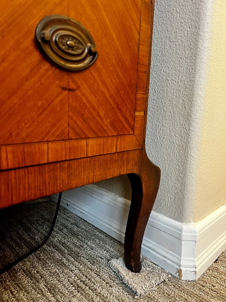 Cajonera estilo provincial francés de la empresa de muebles de Belén antigua Foto 4 de 4