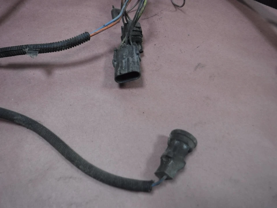 Jeep Cherokee XJ 1988 2.5 Engine Wiring Harness LH Side Factory OEM - Image 4 of 4