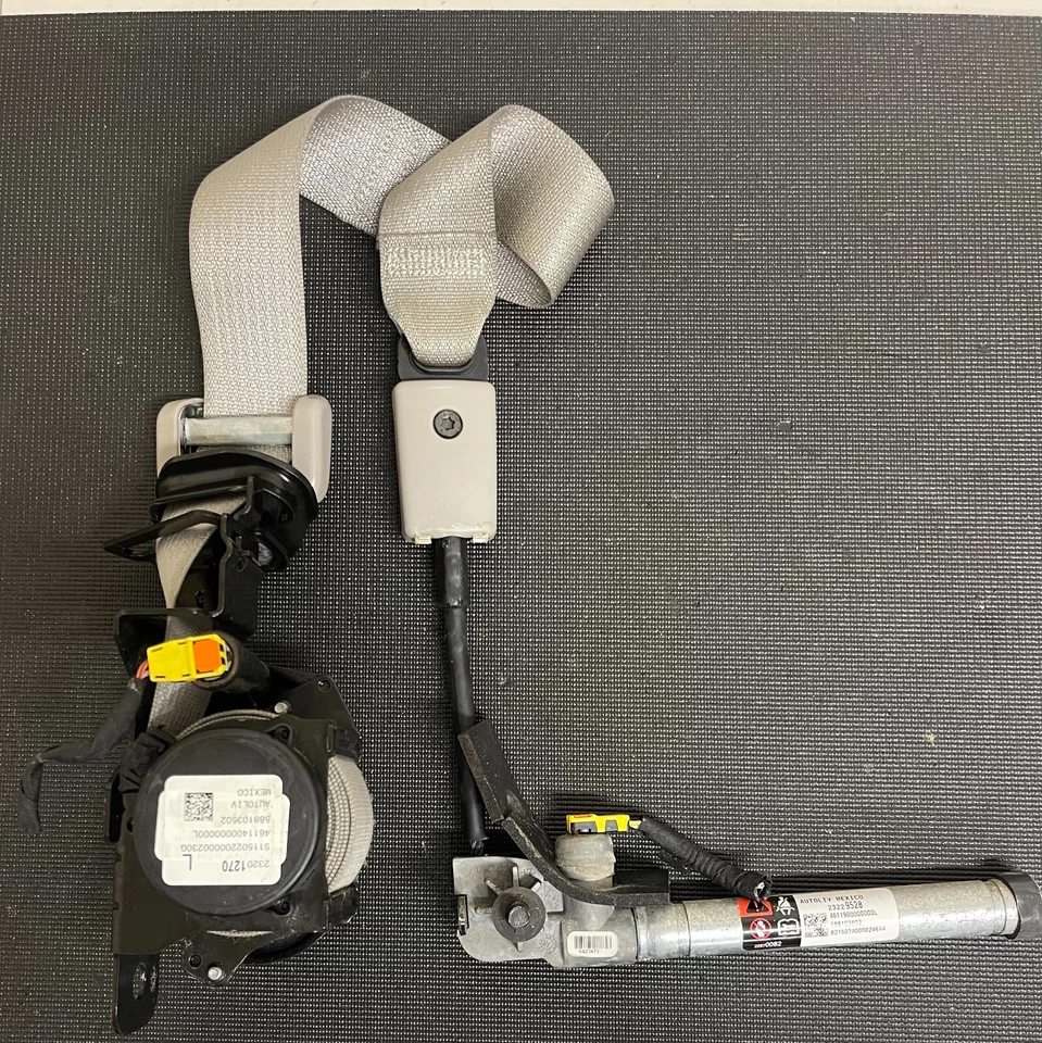 2011 2012 2013 2014 2015 2016 Buick Enclave cinturón de seguridad delantero izquierdo lado del conductor OEM Foto 2 de 4