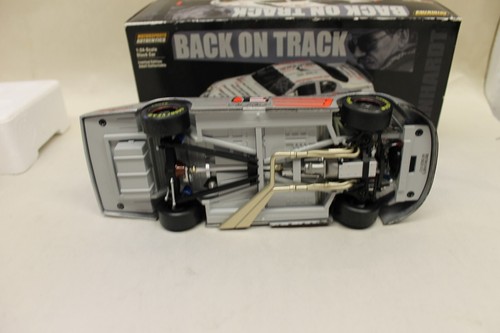 MOTORSPORTS AUTHENTICS 1:24 scale BACK on TRACK DALE EARNHARDT STOCK CAR - Picture 5 of 9