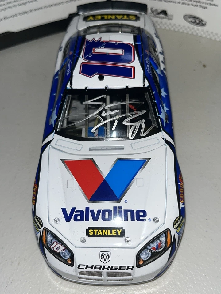 Dodge Charger Valvoline 2007 autografiado Scott Riggs #10 1:24 386/2007 Foto 4 de 4