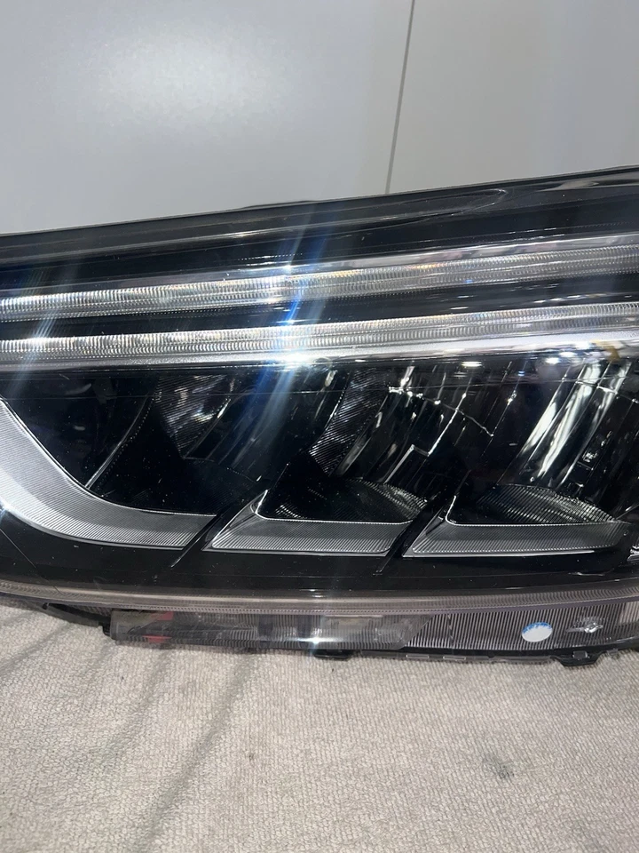 2017-2022 Buick Encore Headlight Left LH Driver OEM Halogen Headlamp w/LED G962 - Image 3 of 4