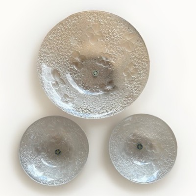 Set of 5 Hoya Frosted Crystal Bowls Floral Japan 4 Sm & 1 Lg