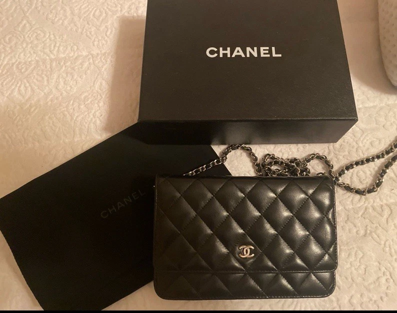 Bolso de hombro Chanel clásico negro con cadena piel de cordero Foto 3 de 4