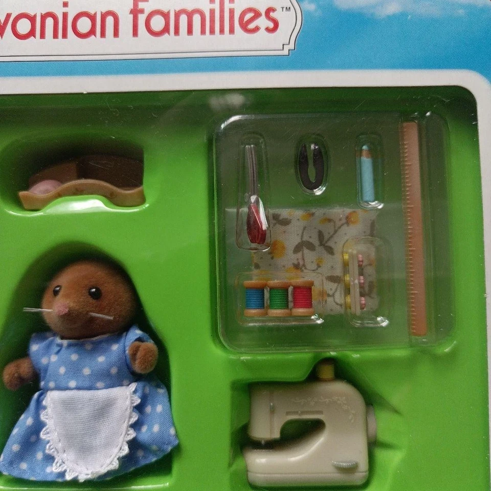 Sylvanian Families Sewing with Mother Mole Parent and Child set Flair Epoch 2010 - Image 3 of 4