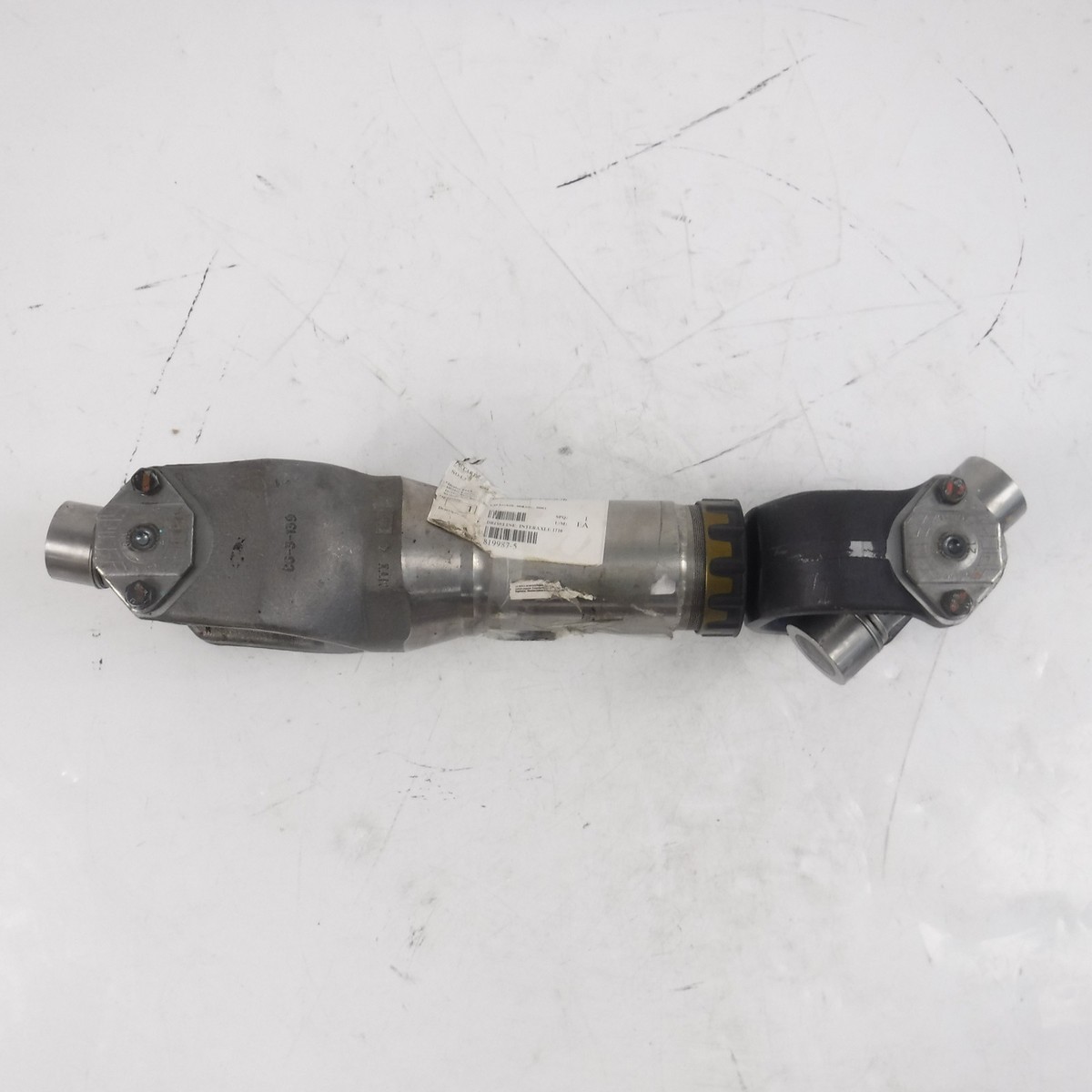 OEM Paccar Spicer 819987-5 Interaxle Tandem Driveshaft Assembly OEM Paccar Spicer 819987-5 Interaxle Tandem Driveshaft Assembly