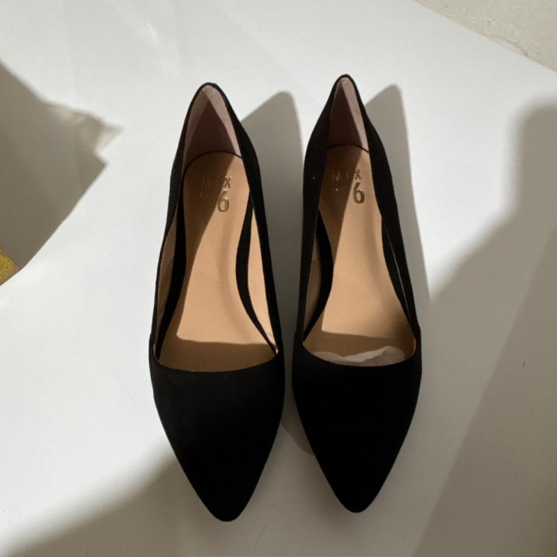 Mix No. 6 Women’s Black Suede Pointed Toe Slip-On Flats US 9.5