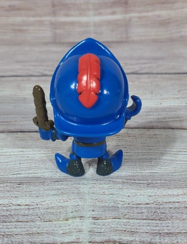 Figura de repuesto suelta Mattel Mike el Caballero adorno de pastel plástico duro azul 3" Foto 3 de 3