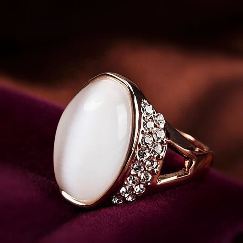 18K Rose Gold Filled Simulated Opal Cubic Zirconia Oval V Band Side Stone Ring Foto 4 de 4