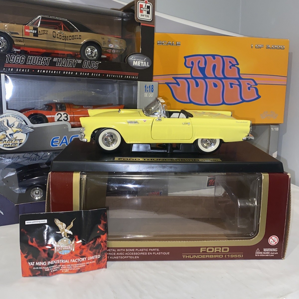 Road Legends 1:18 Diecast 1955 Ford Thunderbird on base Yellow with  Original Box
