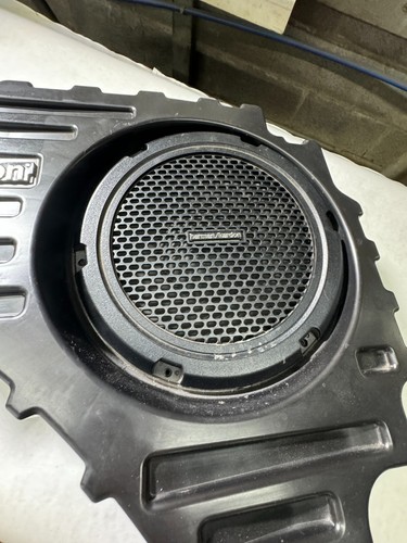 2011-2020 Jeep Grand Cherokee SRT Rear Subwoofer Speaker Harmon Kardon free ship - Picture 3 of 8