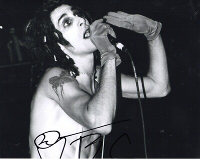 PERRY FARRELL SIGNED PHOTO (1)