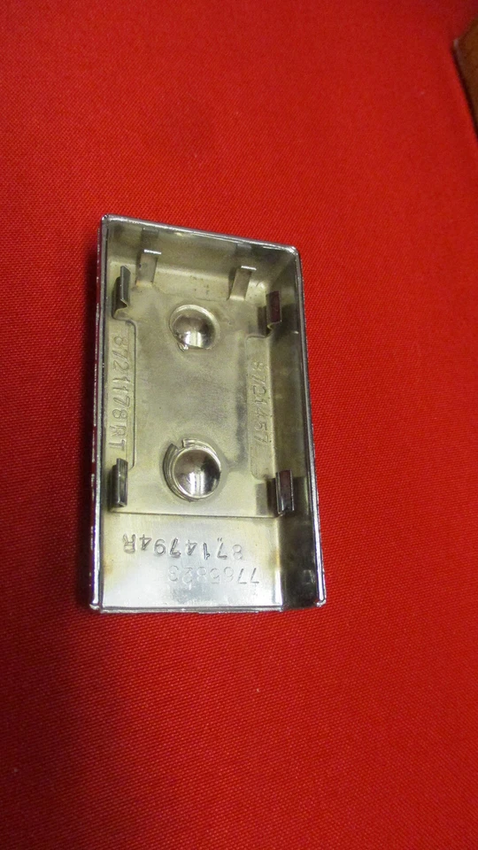 1968-1976 BUICK PUERTA PANEL CORREA TAPA FINAL NOS LESABRE RIVIERA WAGON 1X Foto 3 de 3