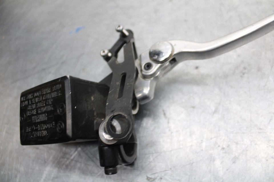 2015 Yamaha FJ09 FRONT BRAKE MASTER CYLINDER w/ LEVER BB41 - Image 3 of 4