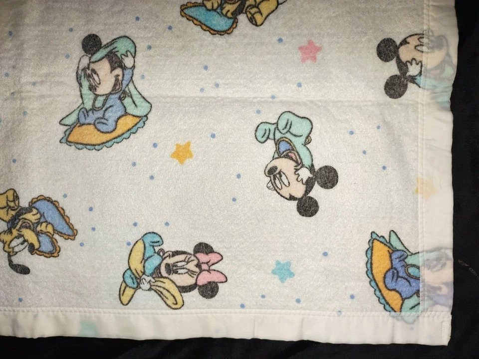 Manta de franela pastel Dundee Baby Mickey Mouse de nailon blanca Minnie Pluto estrellas Foto 4 de 4