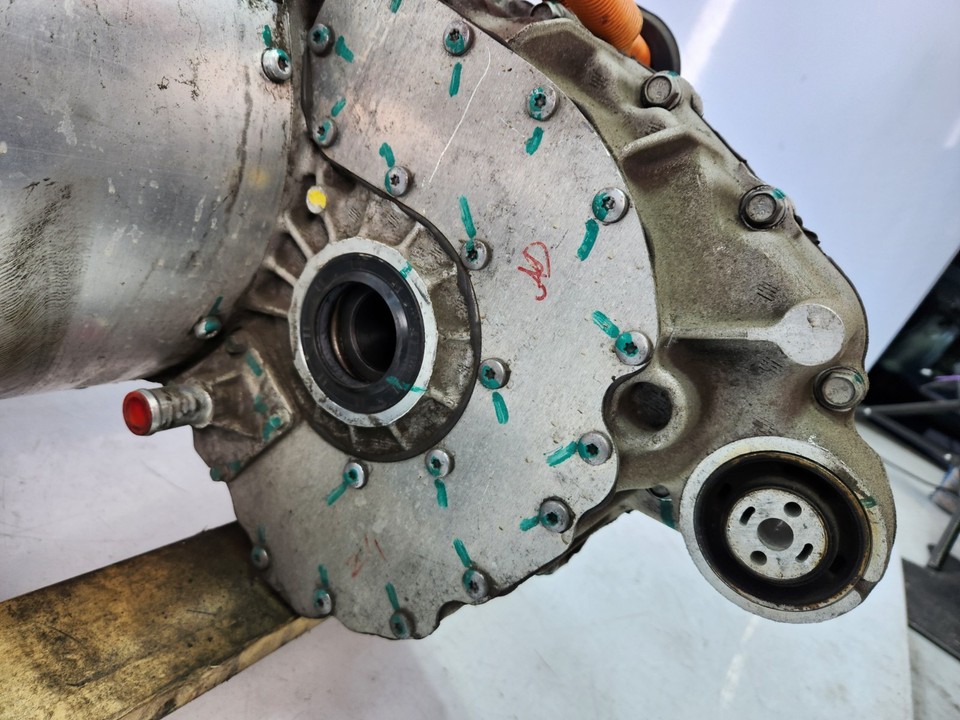12-16 OEM Tesla S Rear Drive Unit Engine Electric Motor 1025276-00-Q ...