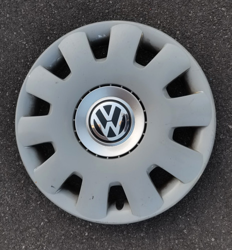 1 enjoliveur 1J0601147P VW