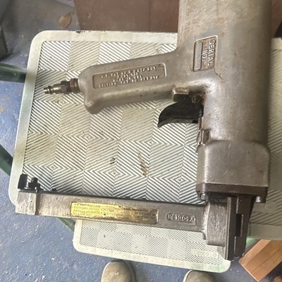 Bostitch BC1304 Pneumatic Upholstery Stapler Air Tool Staple Gun