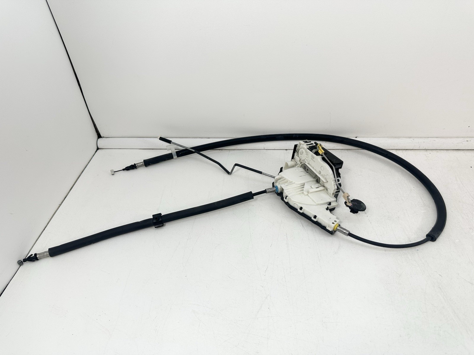 2014 - 2024 MASERATI GHIBLI FRONT LEFT DOOR LOCK LATCH ACTUATOR OEM 4031602301