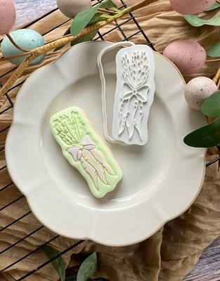 8cm Karottenstrauß Ausstecher & Stempel - Osterkarotten mit Schleife    