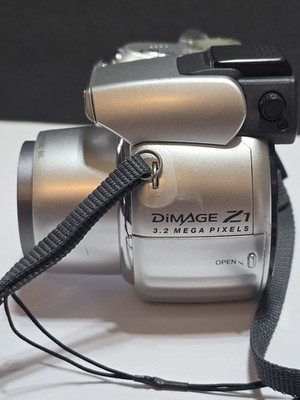 Konica Minolta Dimage Z1 3.2MP 10x Optical Zoom Digital Camera