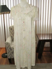 VINTAGE VAL MODE FLORAL YELLOW SILKY NYLON LACE NIGHTGOWN PEIGNOIR ROBE S SISSY
