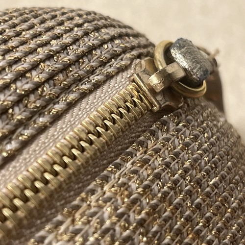 "Bolso de mano Eric Javits dorado 8"" muñequera redondo con forro rosa - nuevo sin etiquetas" - Imagen 15 de 16