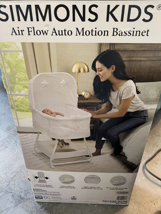 Simmons Kids Silent Auto Gliding Elite Bassinet Simmons Auto