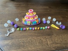 Squinkies Zinkies Birthday Cake Set Mini, Tweezers, Magnifying Glass, Capsules