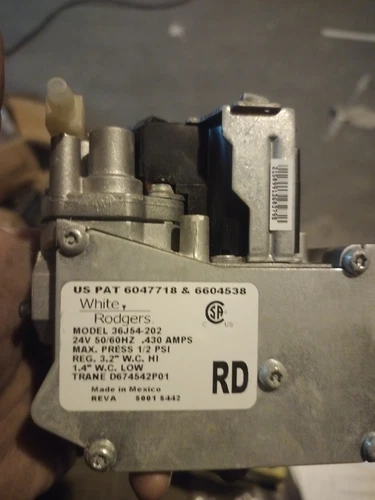 NEW Emerson White Rodgers Manifold Gas Valve VAL09031 36J54-202 Genuine OEM