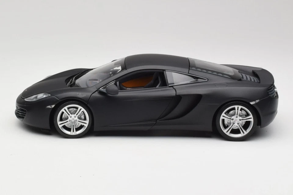 110133024 McLaren MP4-12C Matt Satellite Grey Minichamps 1/18 - Photo 4/4