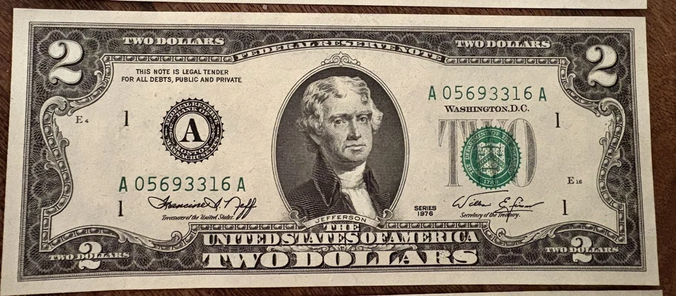 Uncirculated Two Dollar Bill Sequenial Low Number A 1976 DC Series Lot of Five - Image 3 of 4