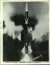 1957 Press Photo Boeing Bomarc missile in mid-flight from launch - pia00808