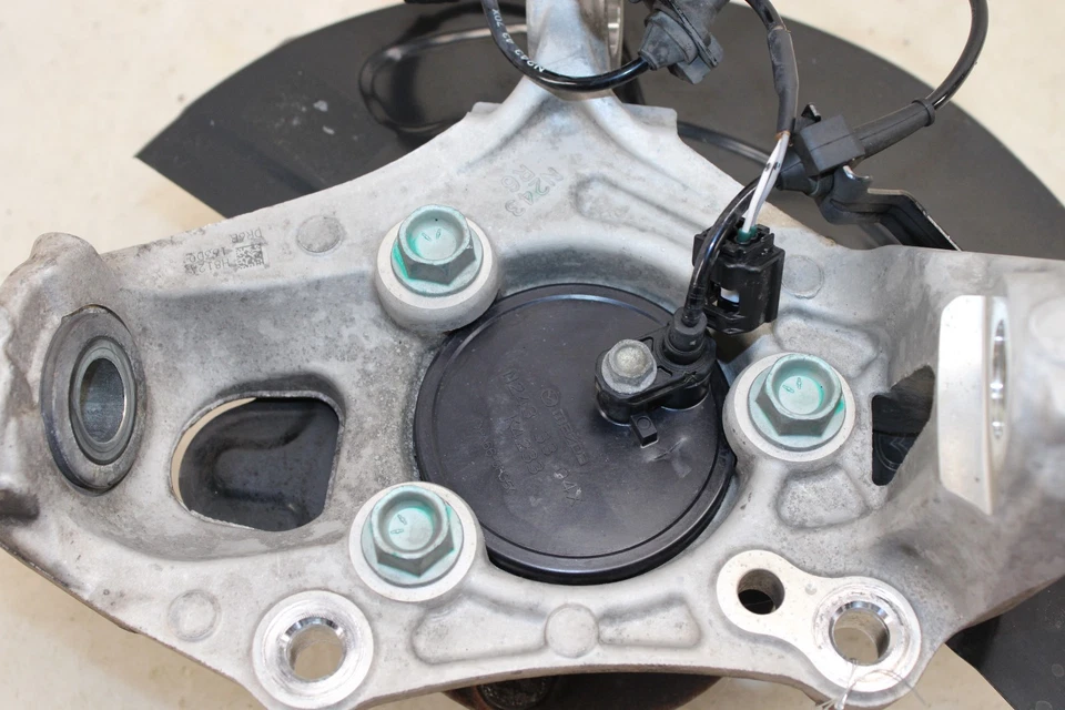 Fiat 124 Spider 2017-2020 husillo delantero derecho/nudillo OEM MB79 Foto 4 de 4