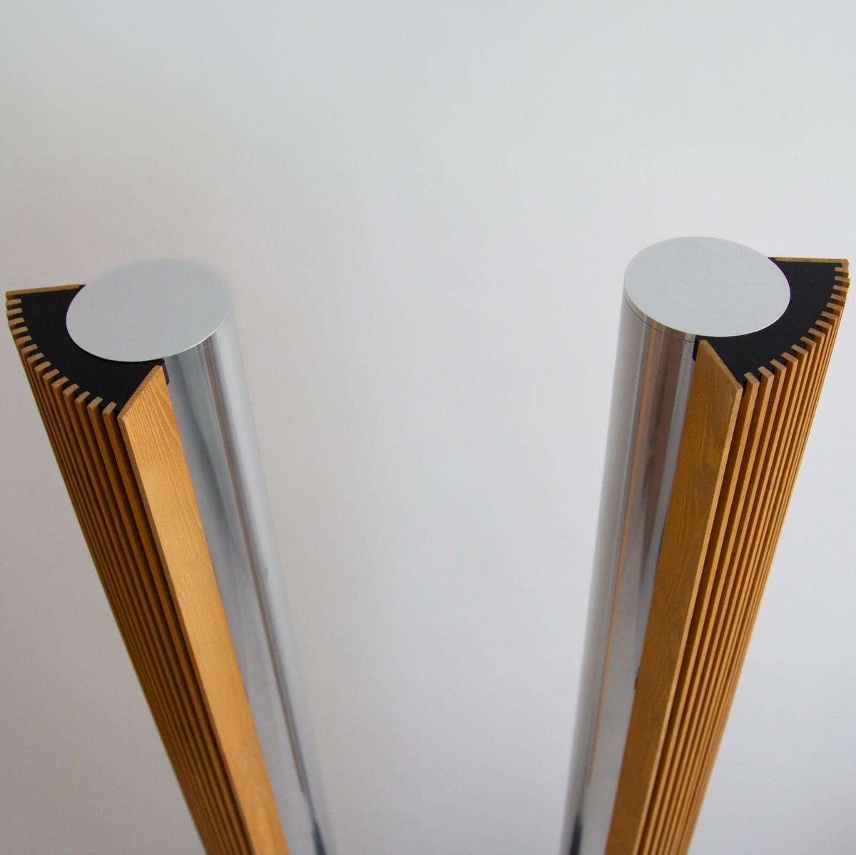 Bang & Olufsen 8000用の木製カバーです Bang & Olufsen 8000用の木製カバーです