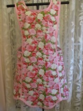 HANDMADE ROSES CRISS CROSS APRON   SIZE MEDIUM
