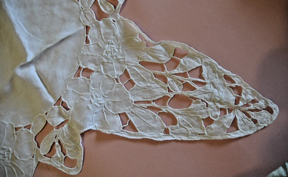 Napperon ancien broderie richelieu - Photo 2/4