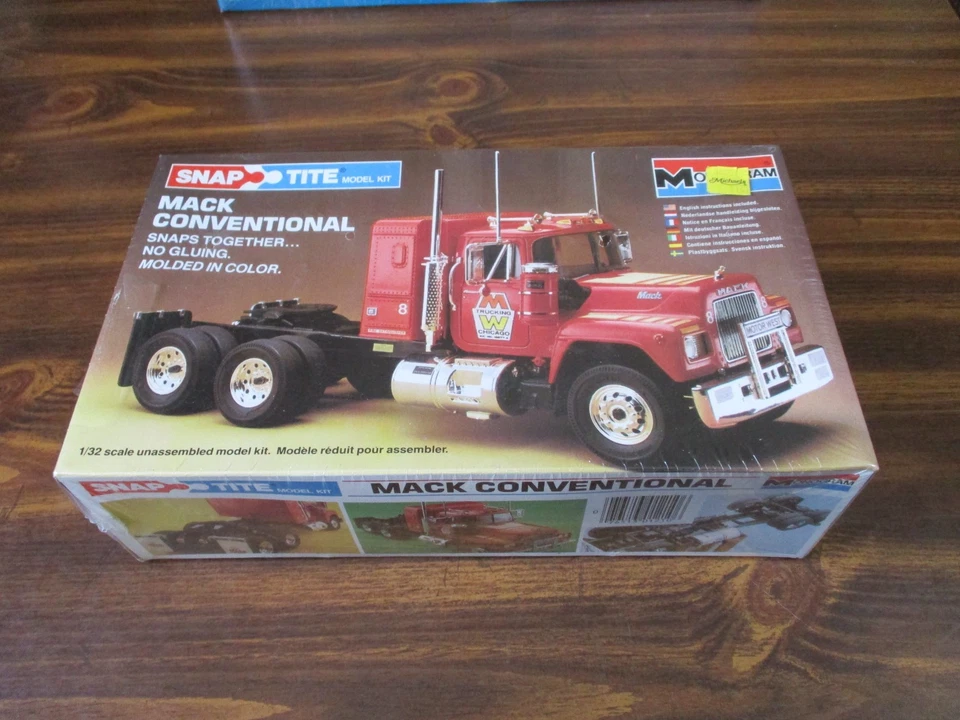 Vintage Monogram Snap Tite Mack Conventional/Tanker Trailer 1/32 Model Kit - Image 2 of 4