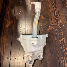 2011 TOYOTA 4RUNNER OEM Windshield Reservoir Tank 860141‑893 